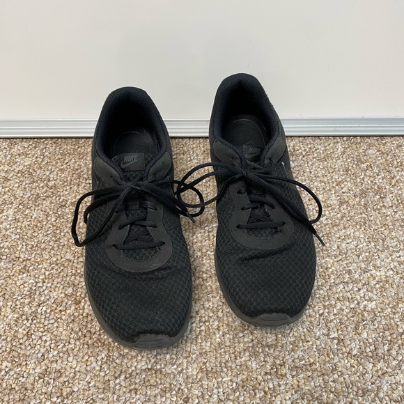 Black Nike Shoe 12US - Picture 3 of 3